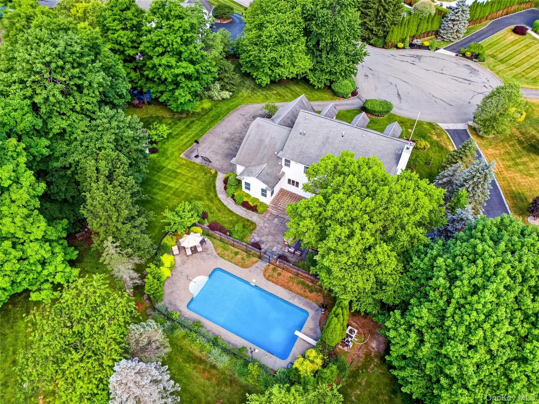 Photo of 12 Meadowview Lane