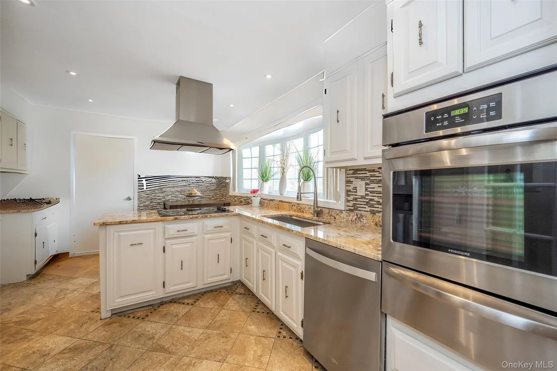 Photo of 11 Meadowlark Road