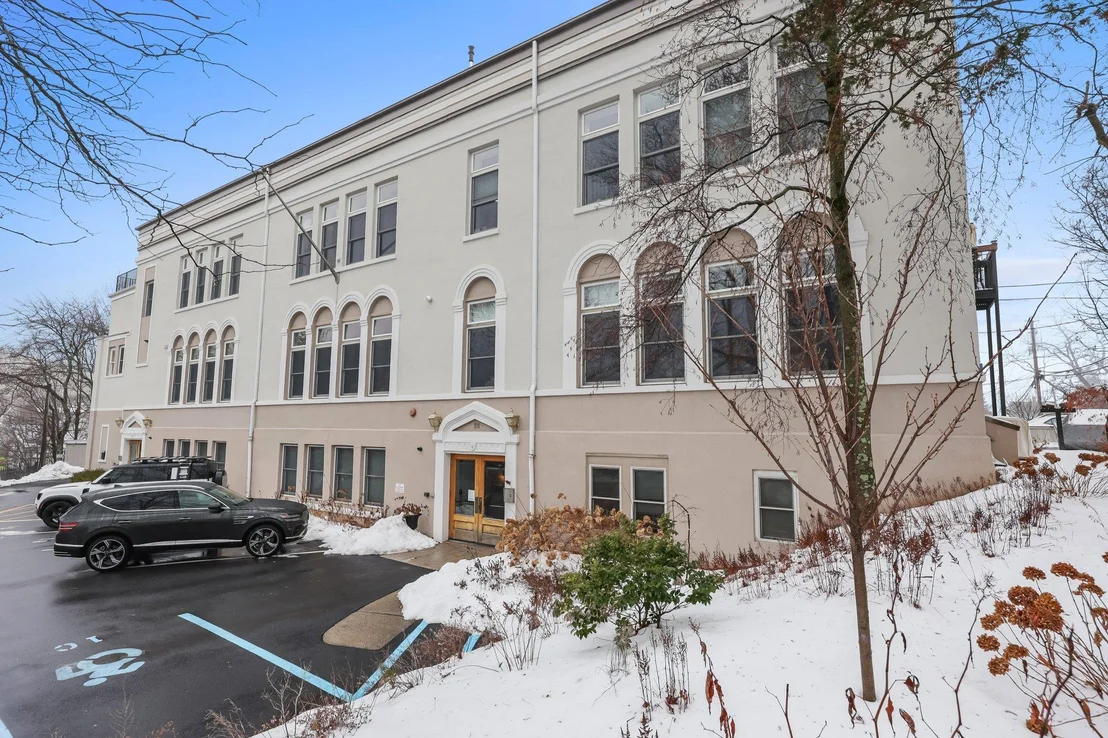 Photo of Unit 2D at 88 Broadway