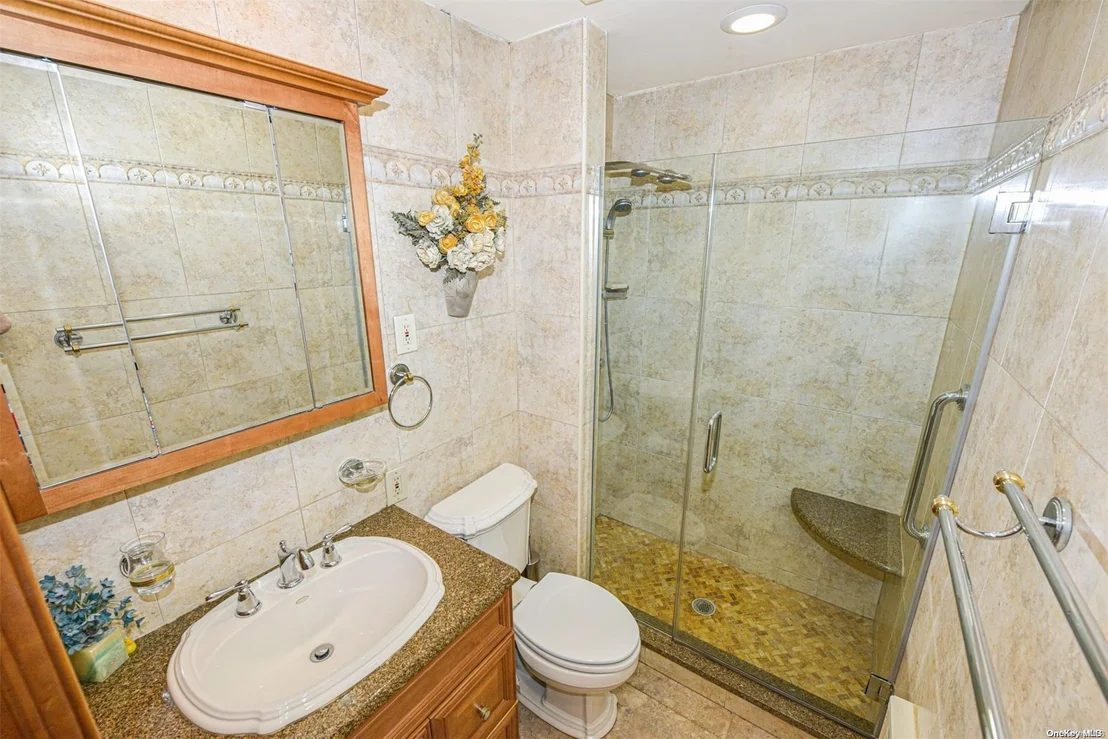 Photo of 15 Laurie Boulevard