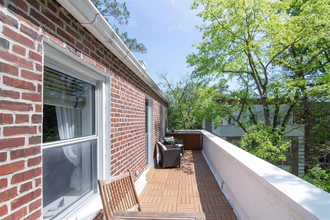 Photo of Unit 3D at 9 Sunnybrook Road