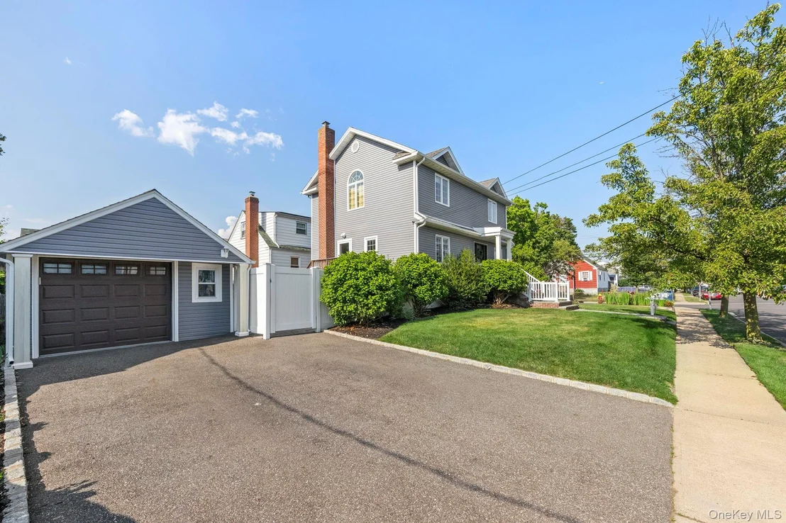 Photo of 80 Central Boulevard