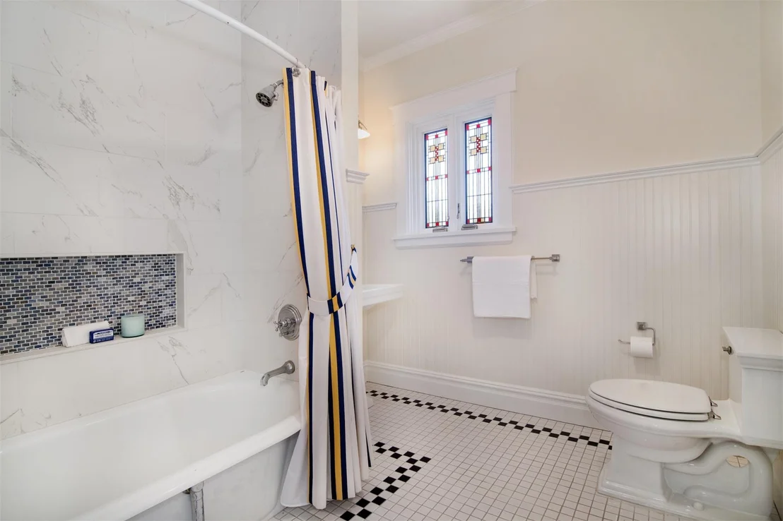 Photo of 400 Highbrook Avenue