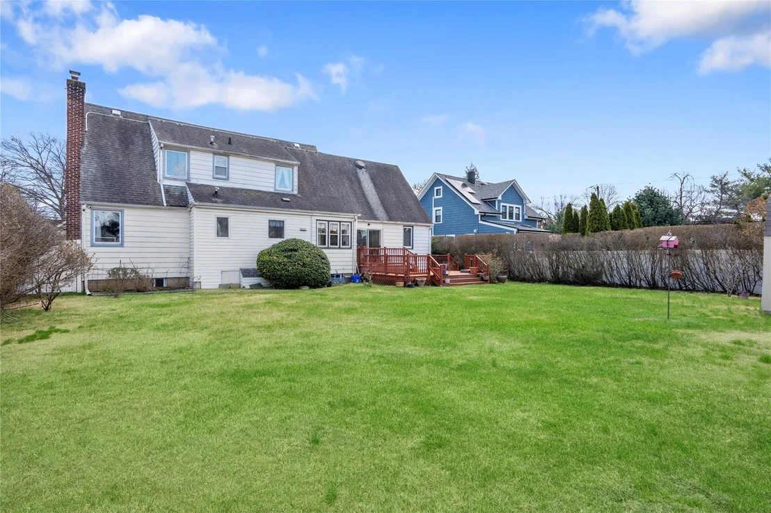 Photo of 487 Baldwin Avenue