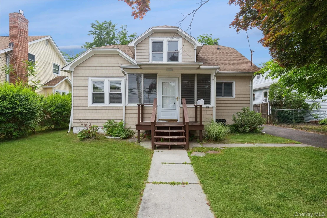 Photo of 23 S Summit Avenue