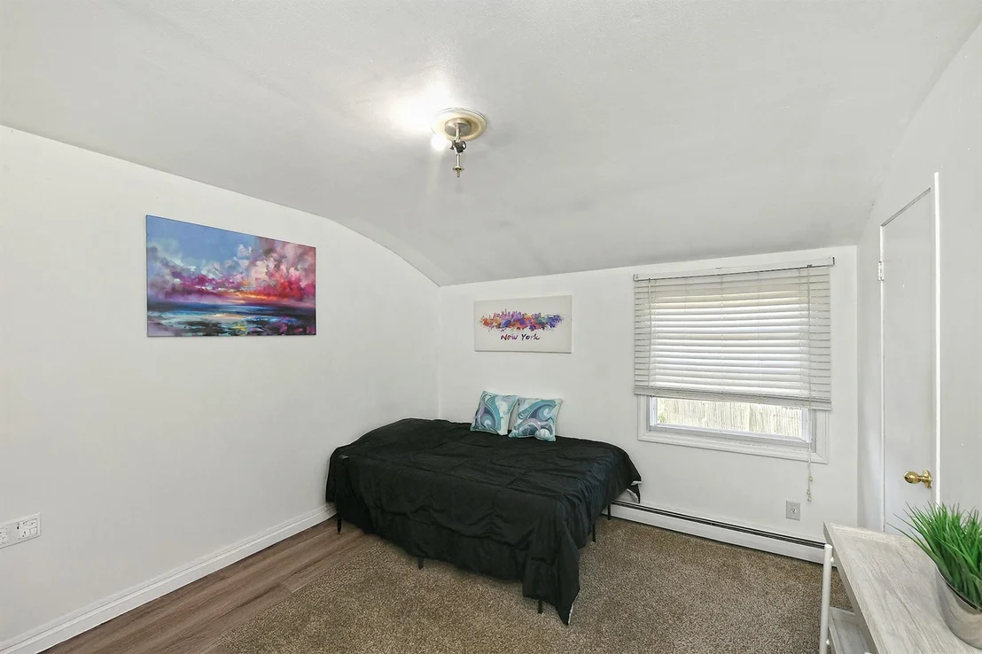 Photo of 4 Split Pine Circle