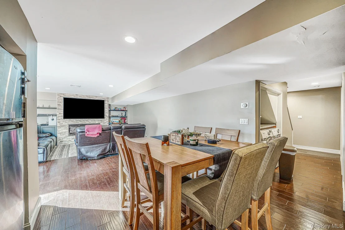 Photo of 973 N Ocean Avenue