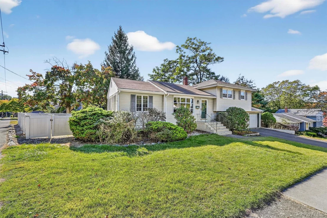 Photo of 23 Maplewood Boulevard