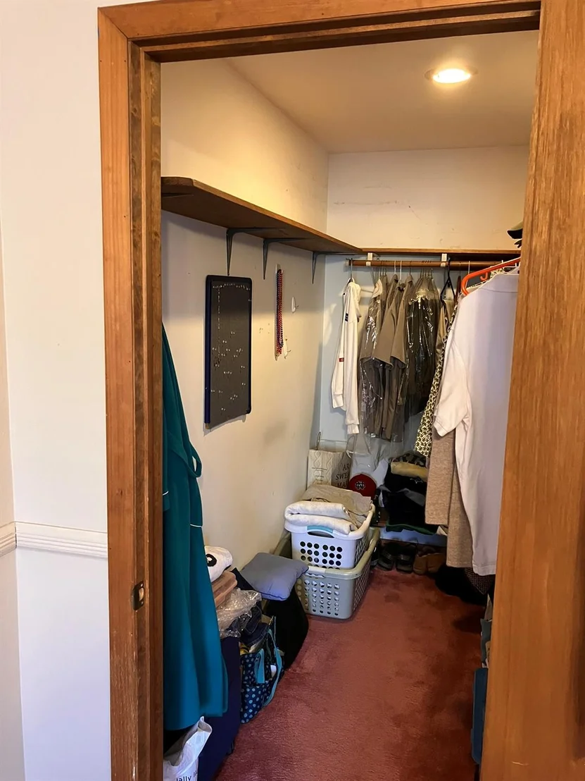 Photo of 218 Roosevelt Road