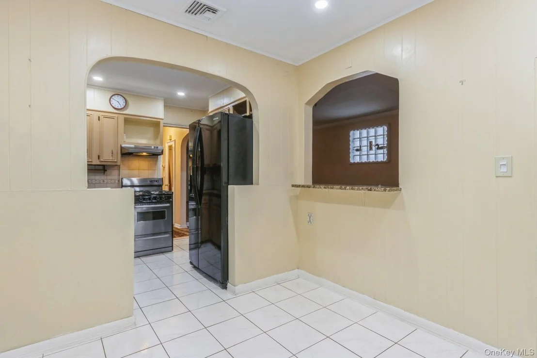 Photo of 4121 Grace Avenue