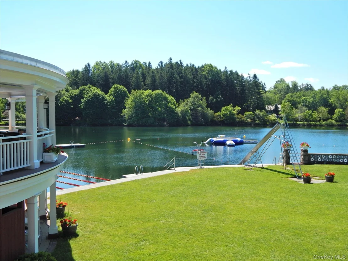 Photo of 6 Spruce Hollow
