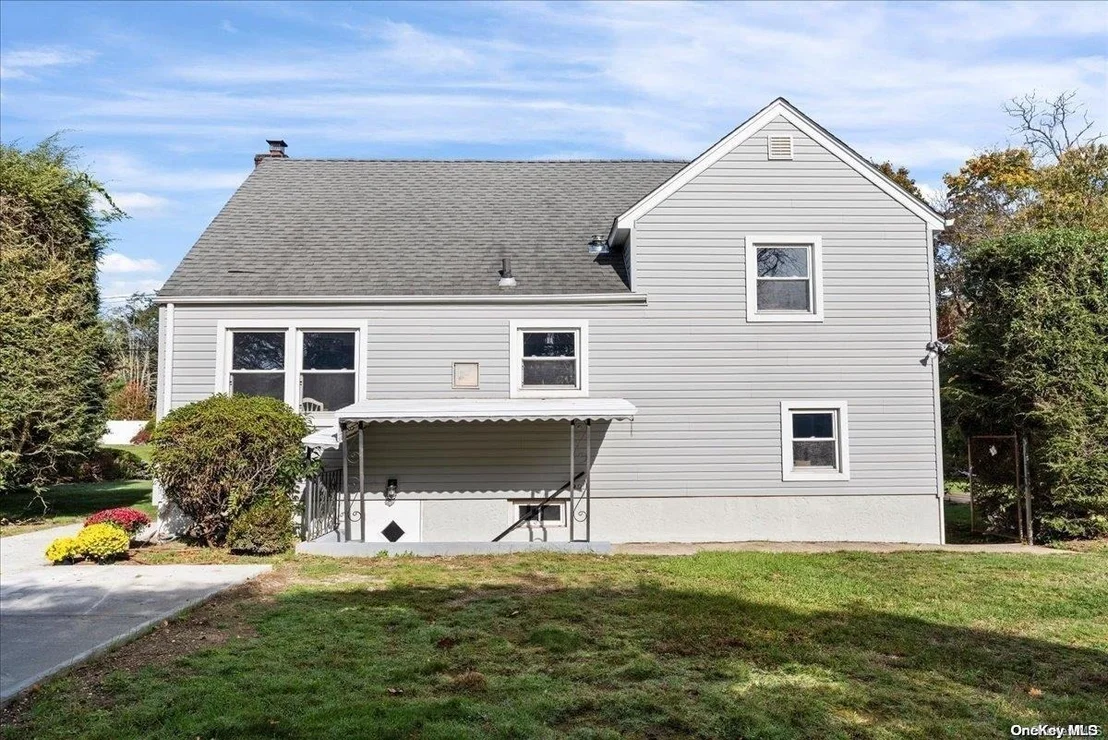 Photo of 35 Parkview Circle S