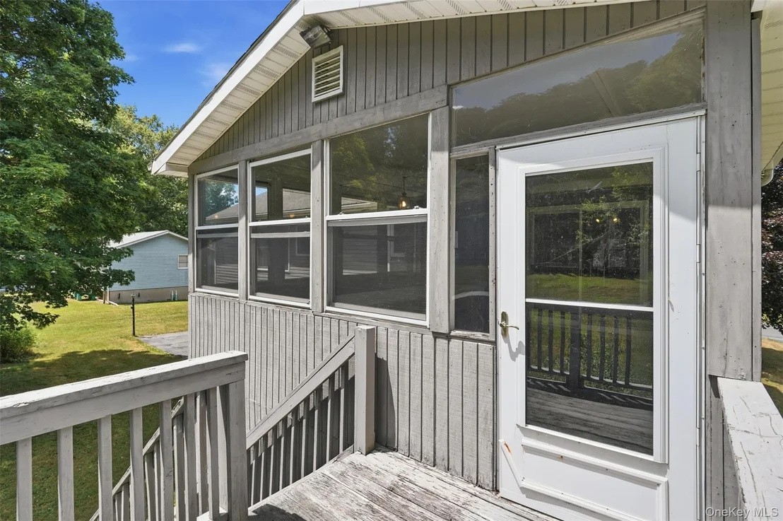 Photo of 122 River Road