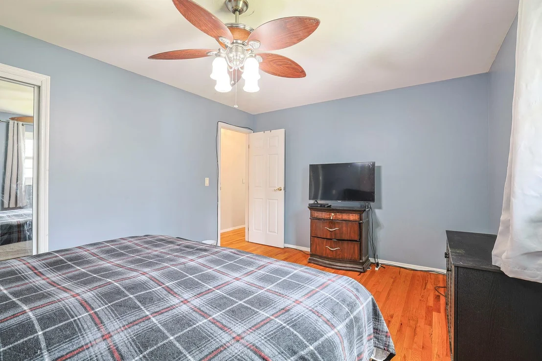 Photo of 34 Roger Avenue