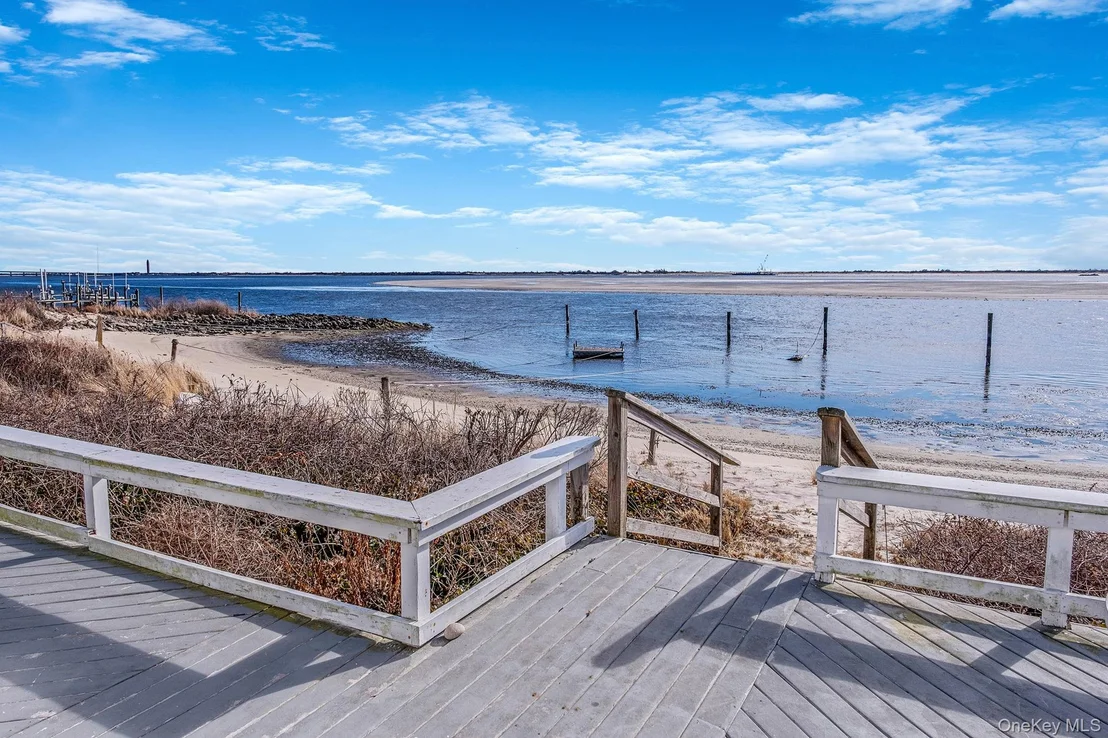 Photo of 116 Oak Beach Road