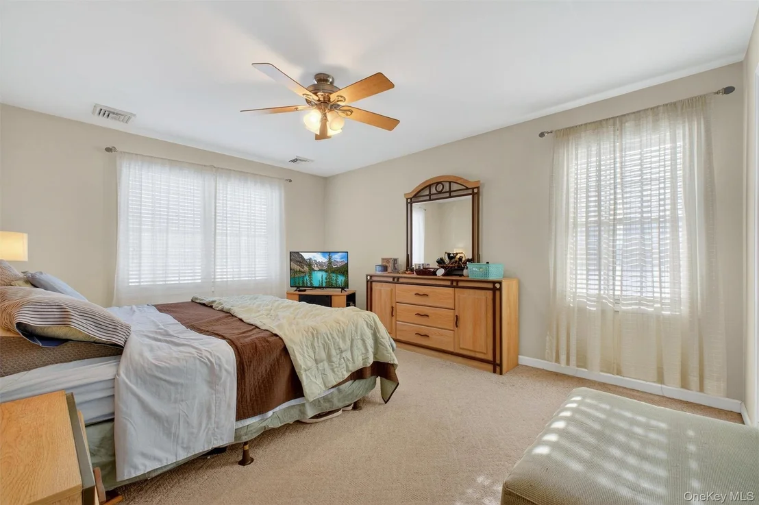 Photo of 192 Robinson Lane