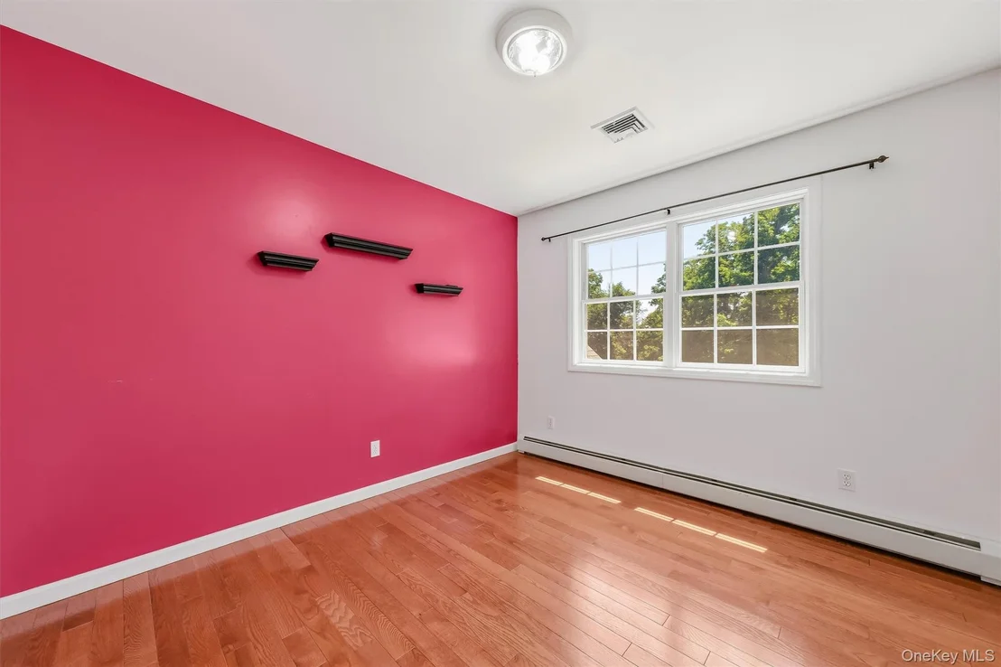 Photo of 32 Robinson Lane
