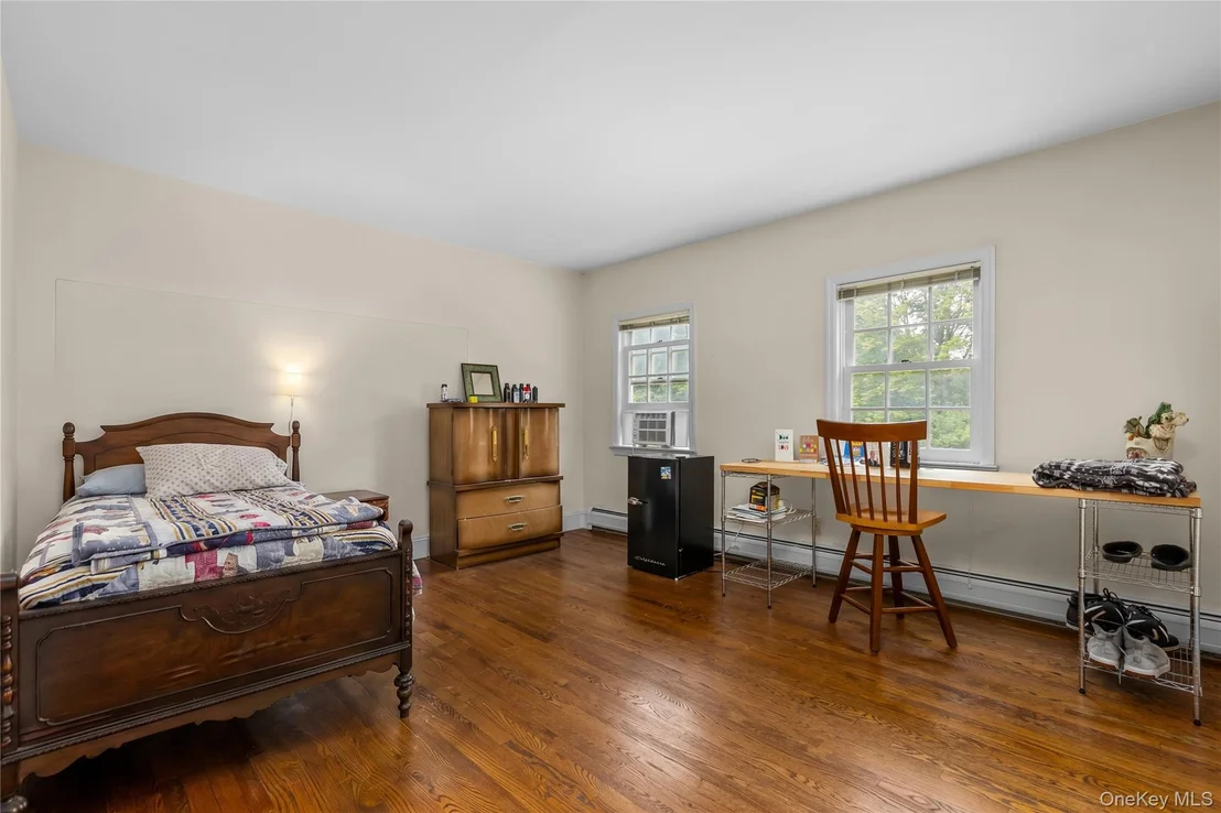 Photo of 202 McManus Road N