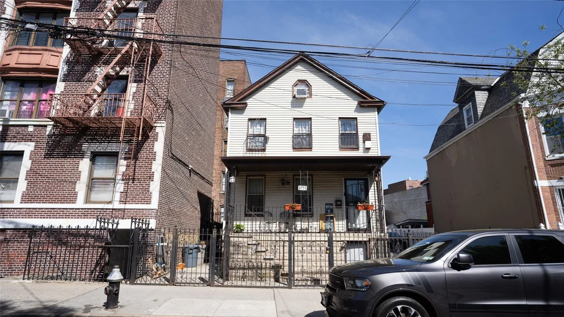 Photo of 2771 Marion Avenue