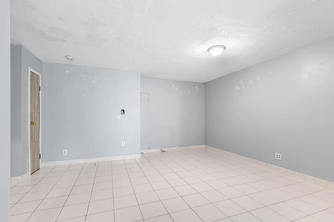 Photo of 17 Hemlock Circle