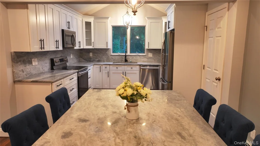 Photo of 522 Moriches Road