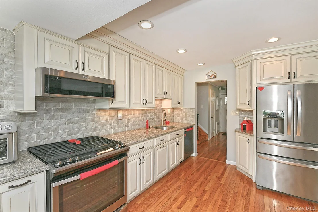 Photo of 4039 Hahn Avenue