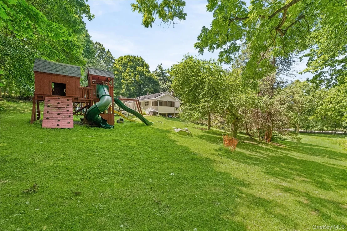 Photo of 124 Cedar Lane