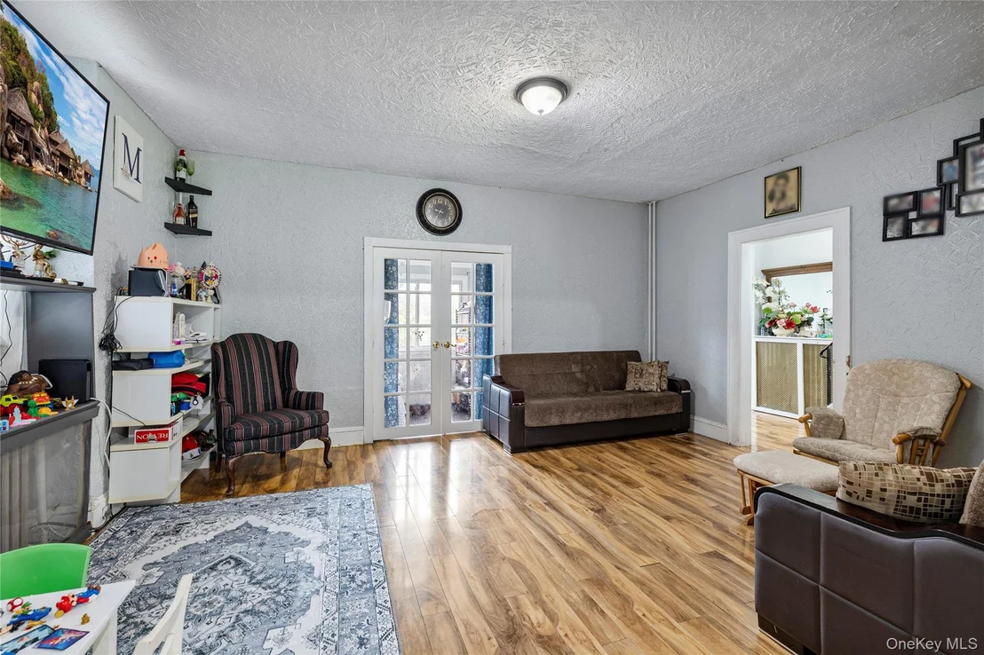 Photo of 64 Maple Avenue