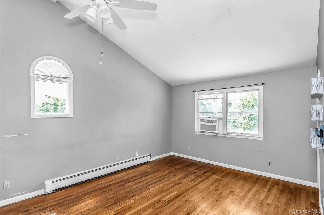 Photo of 735 Muncey Road