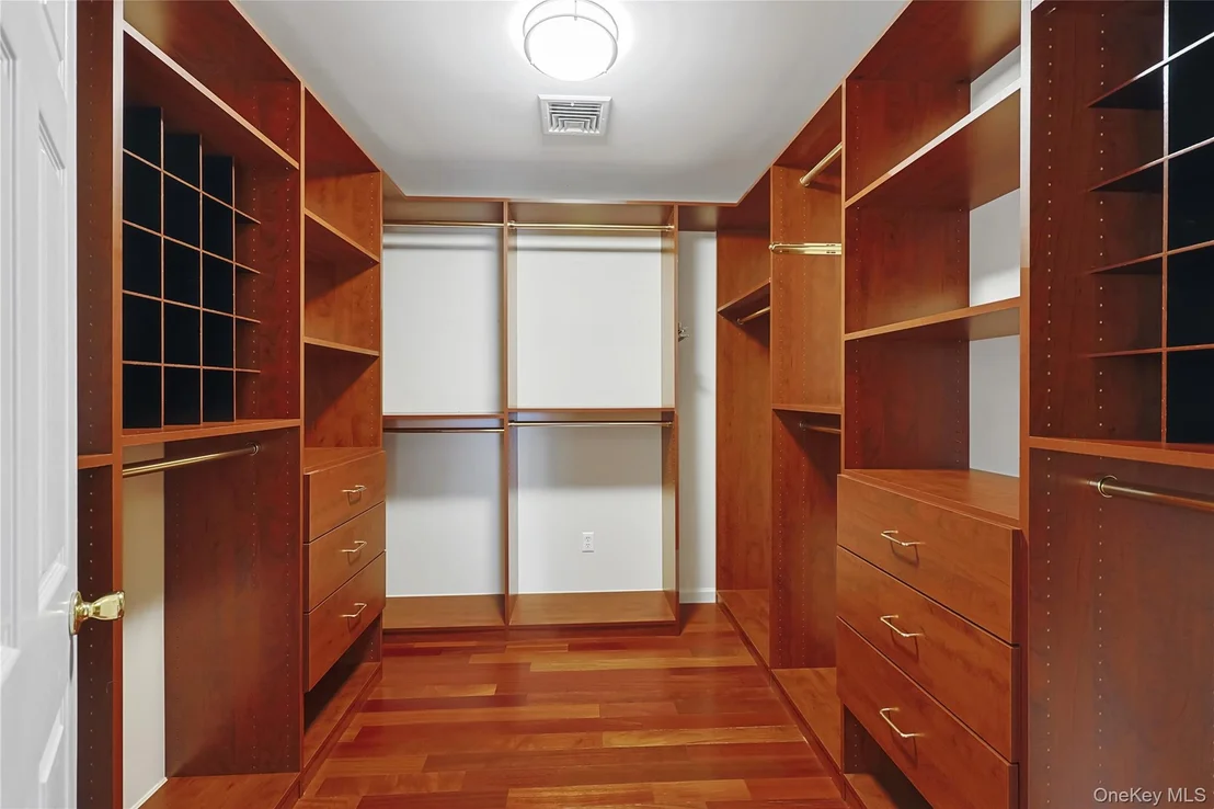 Photo of 1010 Pine View