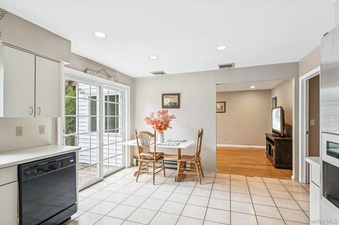 Photo of 9 Princeton Drive