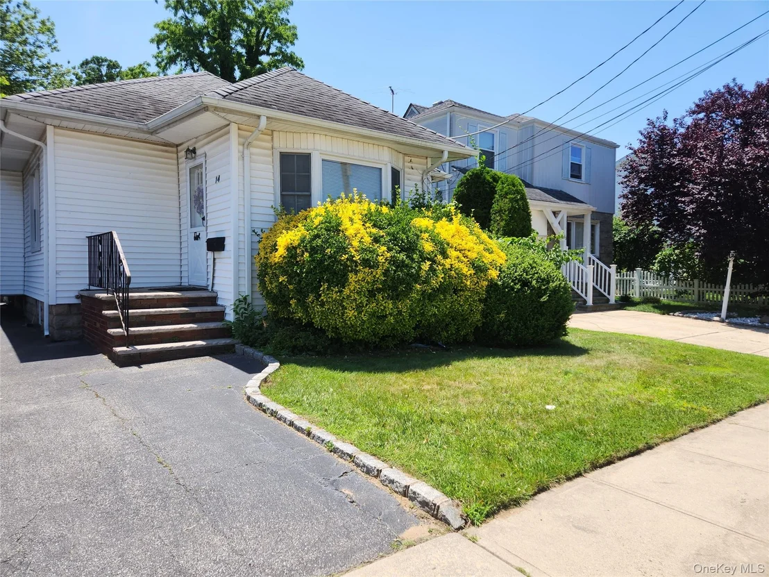 Photo of 14 W Argyle Street