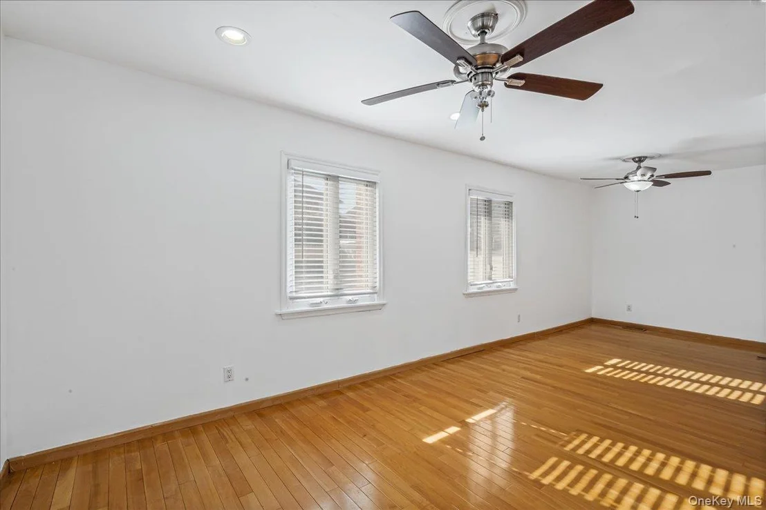 Photo of 157-40 9th Avenue