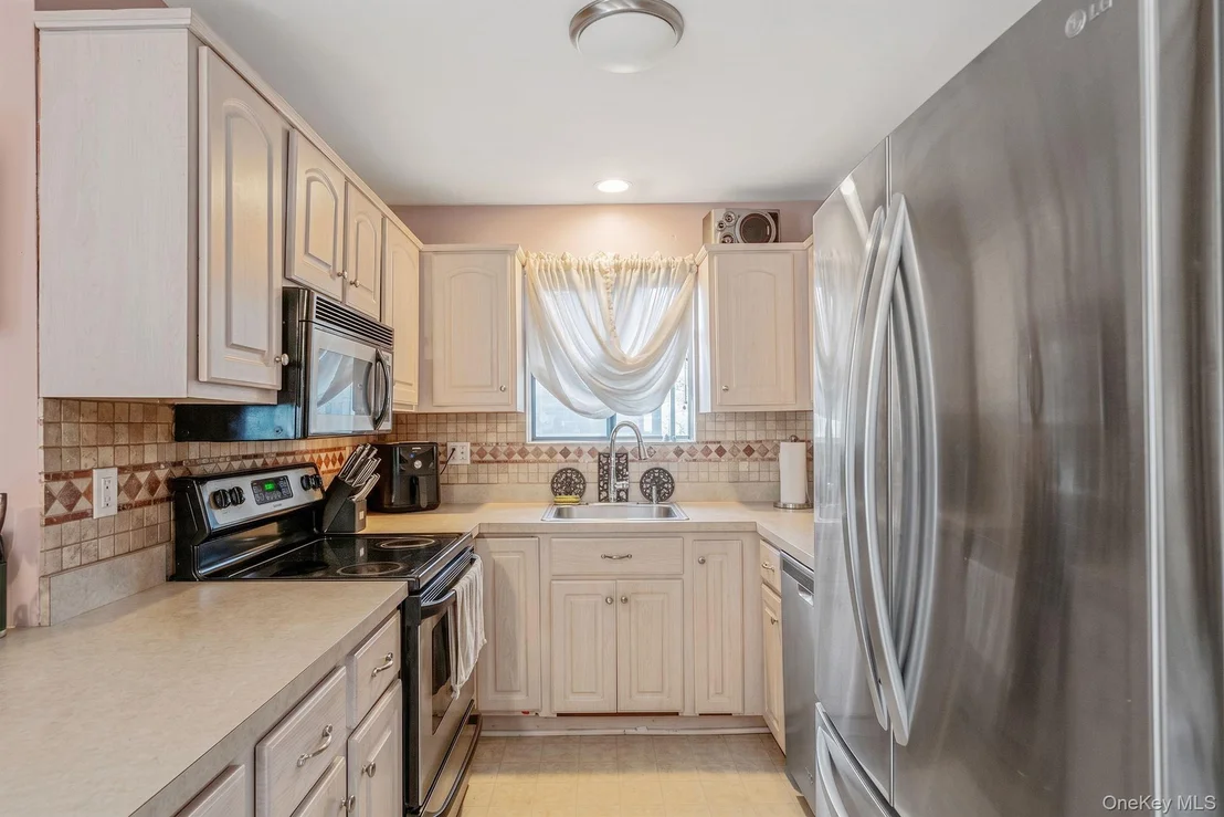 Photo of 51 Trout Brook Lane