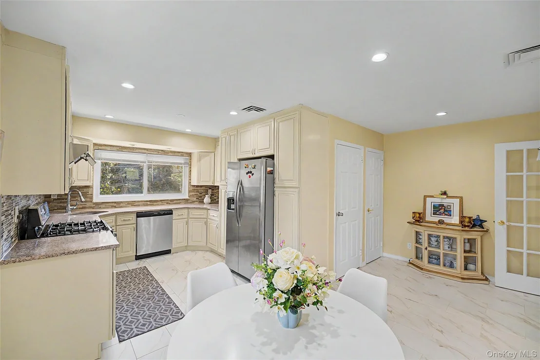 Photo of 31 Edgemere Drive