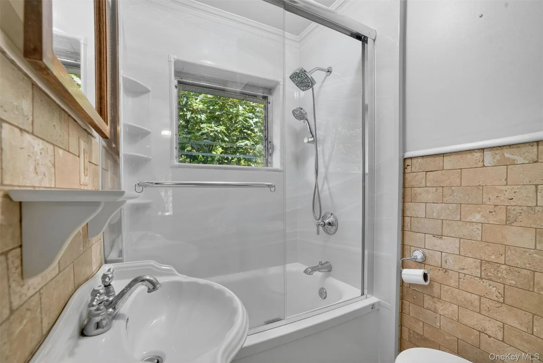 Photo of 33 Maurice Avenue