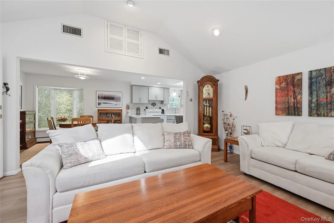 Photo of 25 Valley Circle