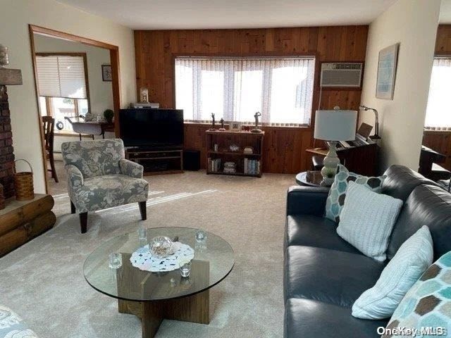 Photo of 455 Beacon Avenue