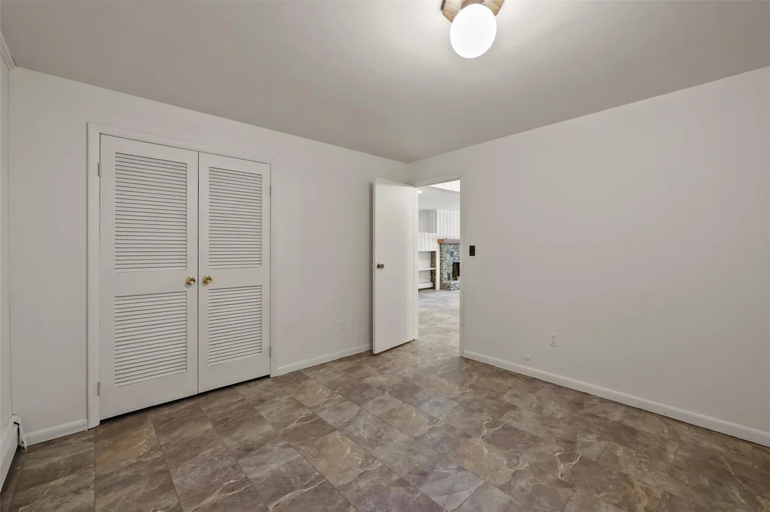 Photo of 1122 Lake View Road