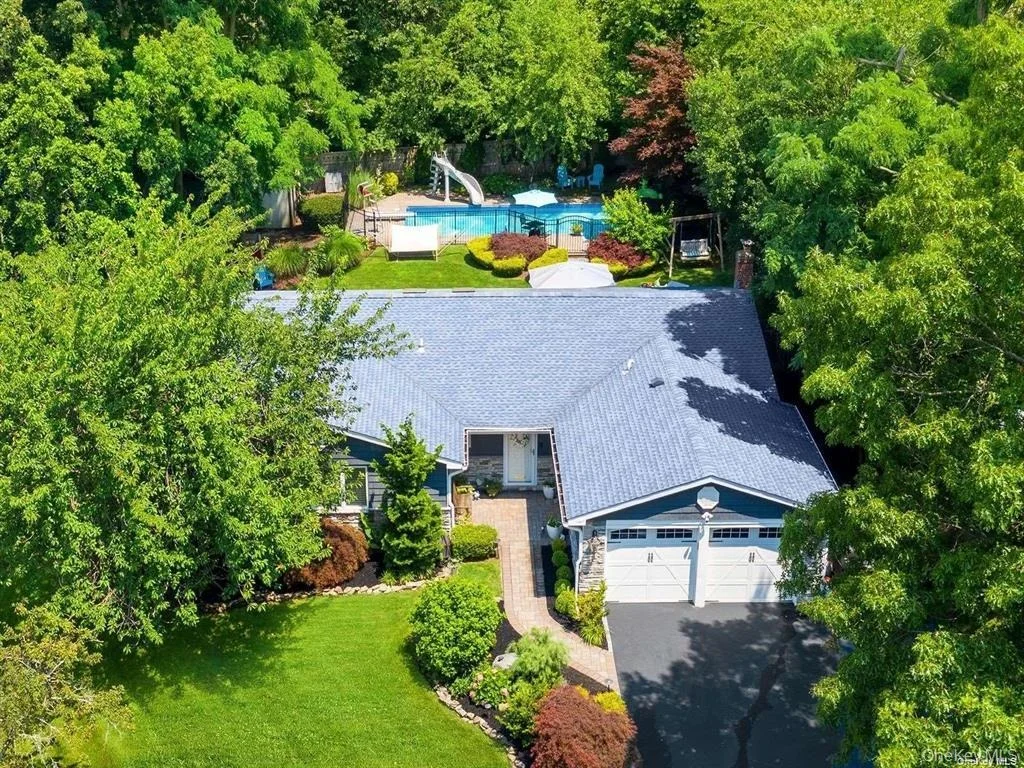 Photo of 15 Bluff Circle