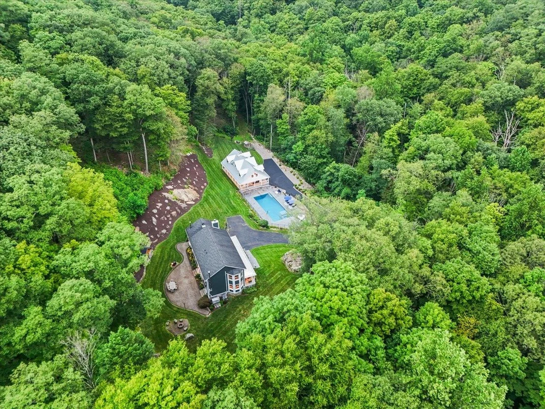 Photo of 25 Red Oak Lane
