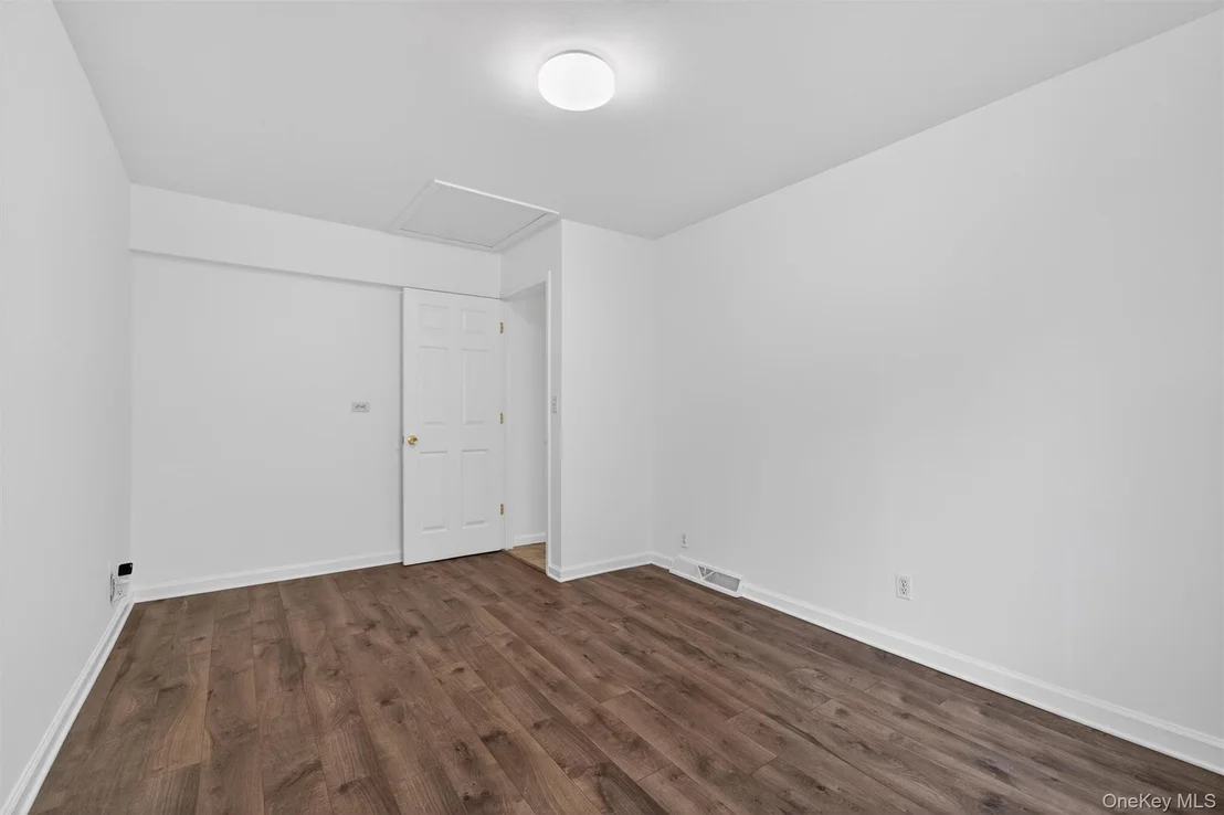 Photo of 21 Lakeview Drive