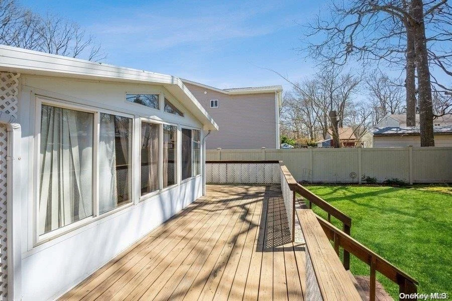 Photo of 242 Monroe Drive