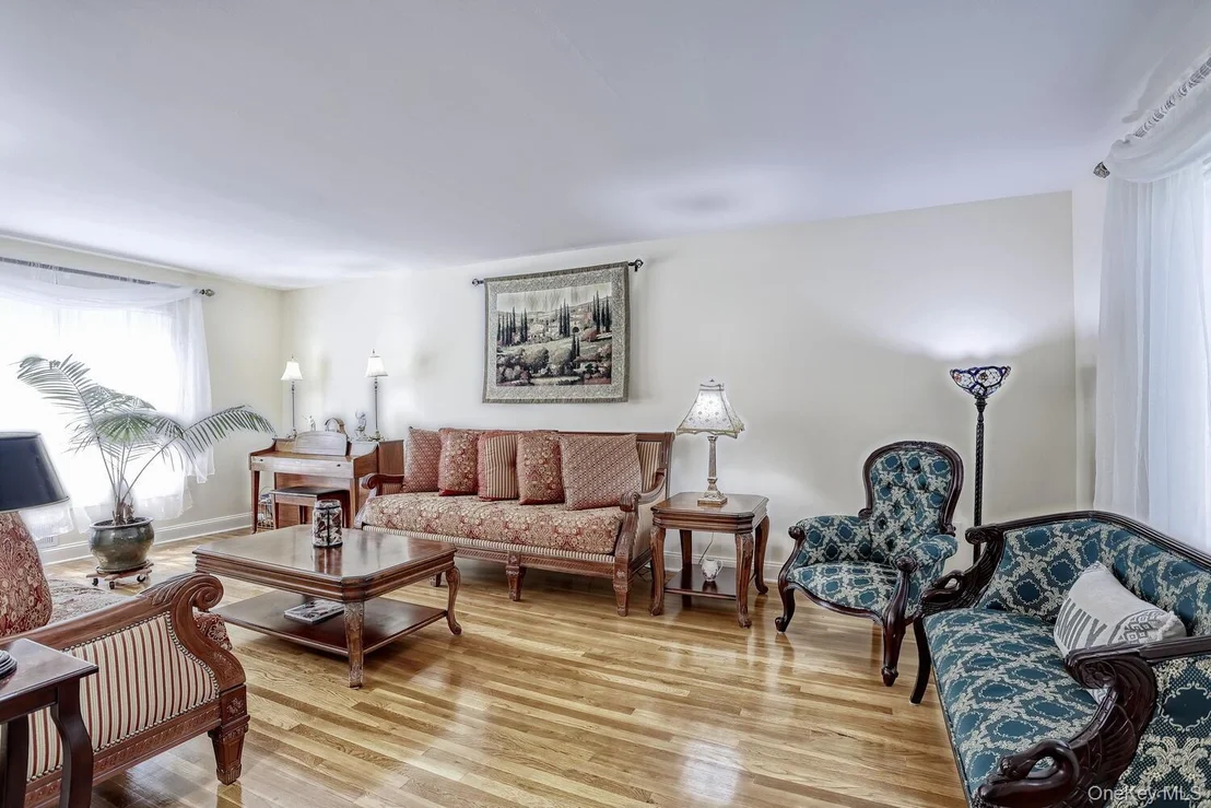 Photo of 19 Yorkshire Drive