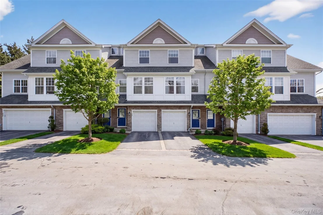 Photo of 310 Bridgeview Drive