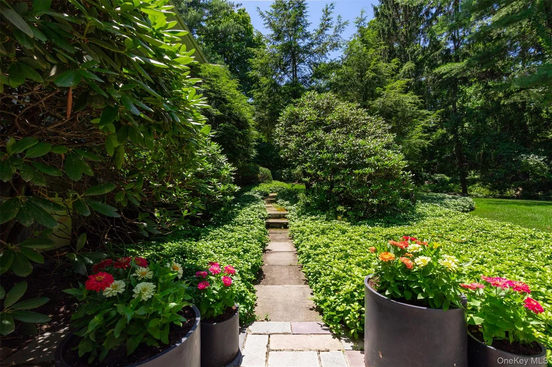 Photo of 42 Yates Boulevard