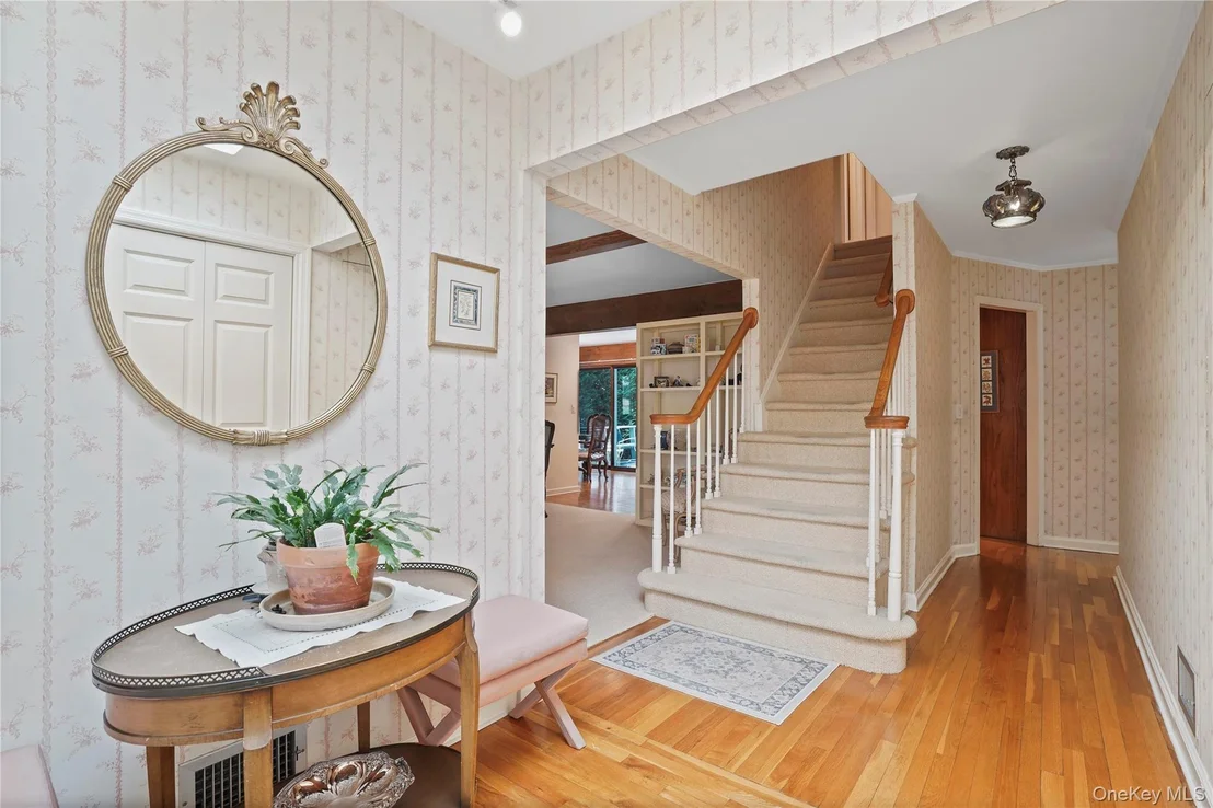 Photo of 7 Lookout Place