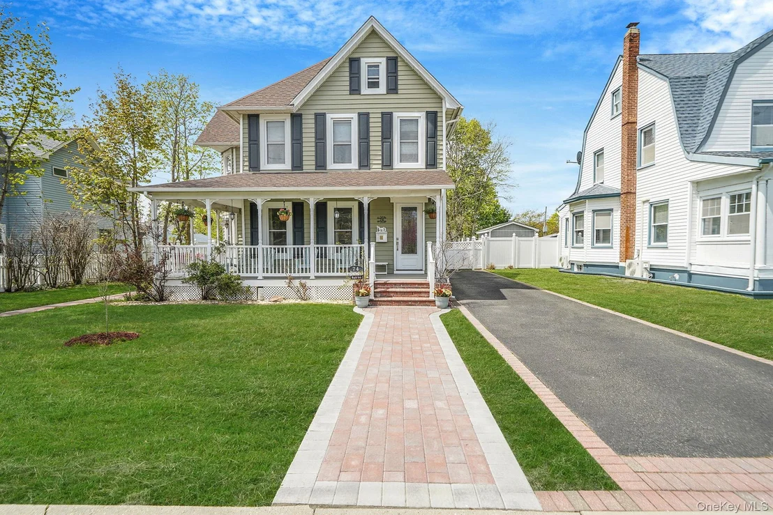 Photo of 74 Maple Avenue