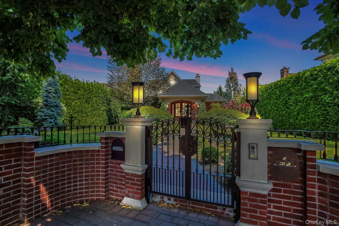 Photo of 5 Boulevard