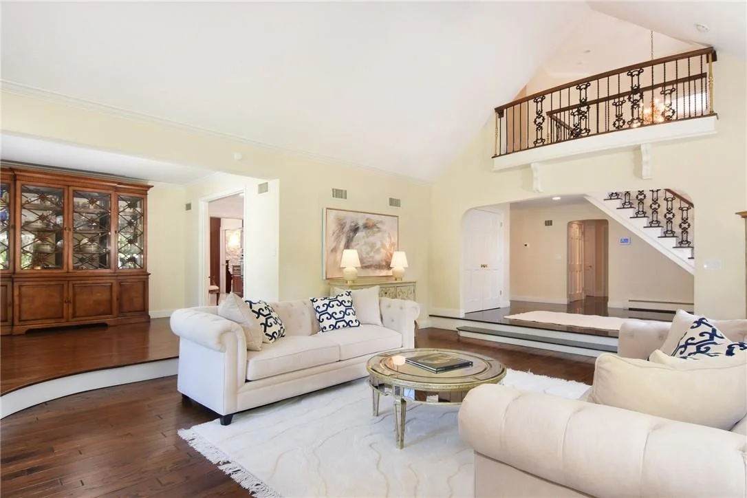 Photo of 685 Esplanade